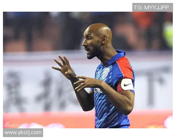 足球明星因骨折受伤重返赛场的励志故事与康复历程分析