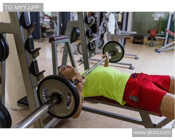 足球球星手臂肌肉训练揭秘 如何通过科学锻炼提升力量与爆发力