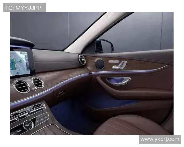 车内装饰精选足球球星摆件彰显运动激情与独特驾驶品味